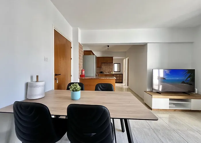 Paradise アパート プロタラス