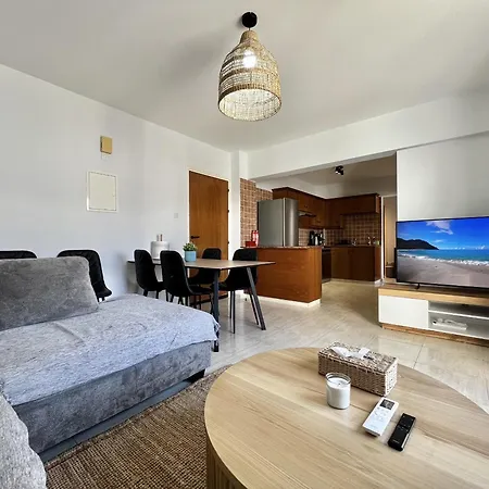 Paradise Apartment *